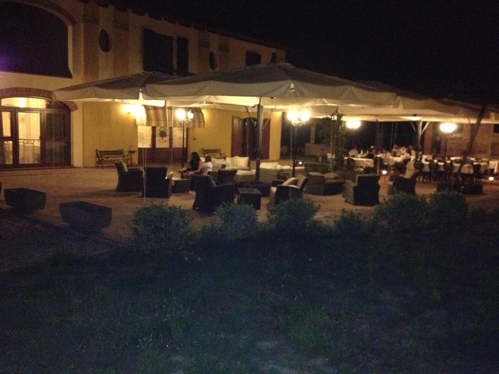 Antico Noce Guest House กรานาโรโล เดลเลมิเลีย ภายนอก รูปภาพ