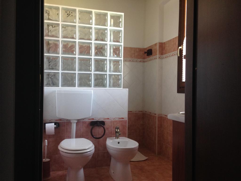 Antico Noce Guest House กรานาโรโล เดลเลมิเลีย ห้อง รูปภาพ
